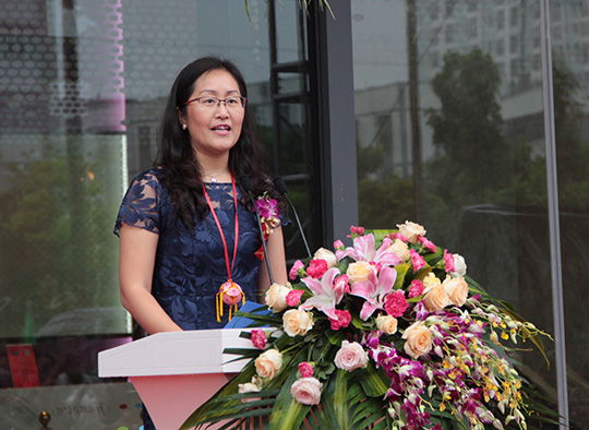 希尔顿欢朋(中国)总裁王伟女士发表演讲